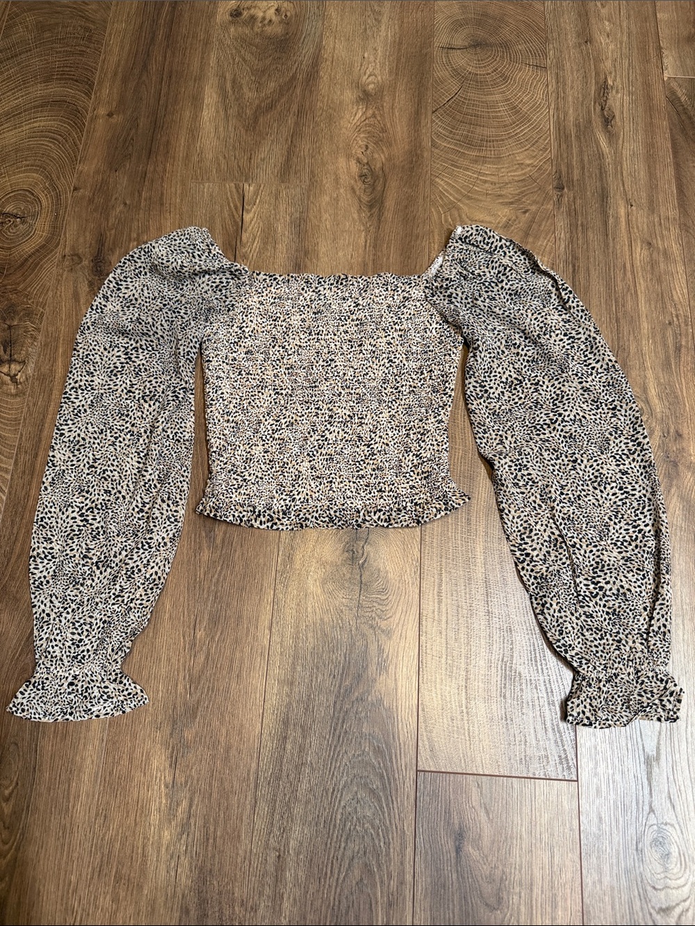 Like New Off Shoulder Leopard Crop Top with Puff Sleeves XS